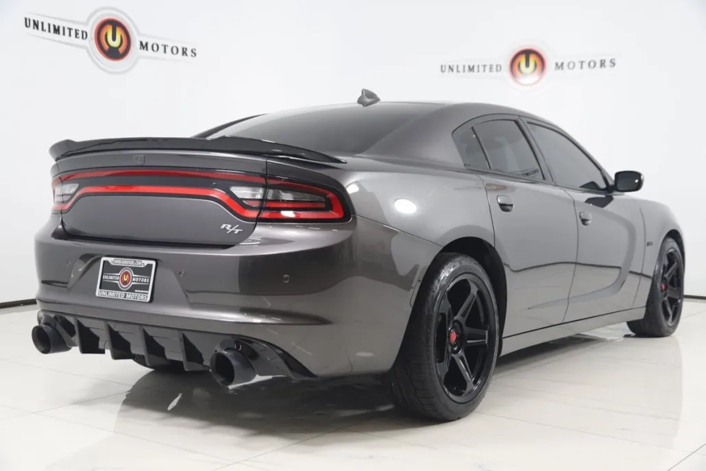 2015 Dodge Charger R/T Plus photo 1