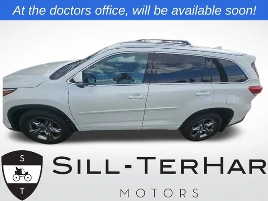 2017 Toyota Highlander Limited Platinum photo 1
