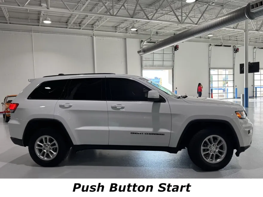 2018 Jeep Grand Cherokee Laredo photo 1