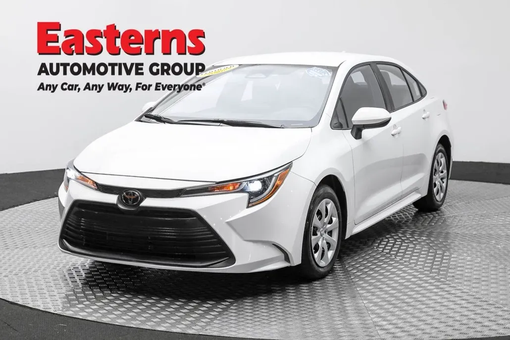 2023 Toyota Corolla LE photo 1