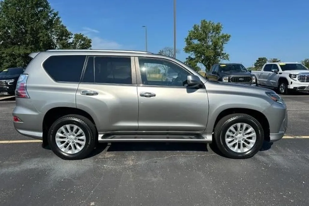 2022 Lexus GX 460 Premium photo 1