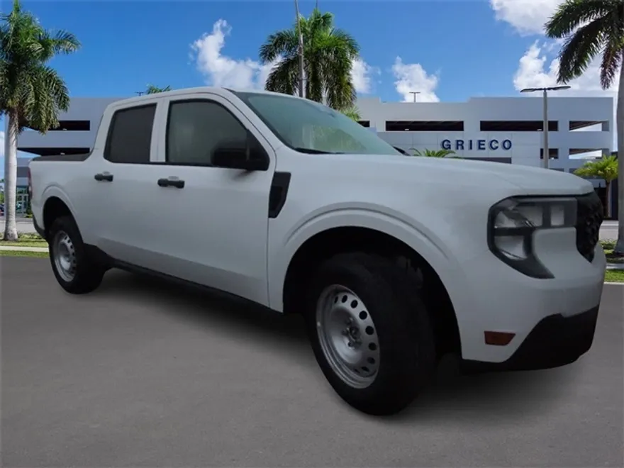 2025 Ford Maverick XL photo 1