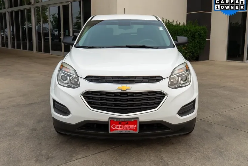 2016 Chevrolet Equinox LS photo 1