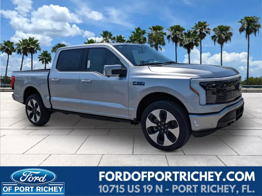 2025 Ford F-150 Lightning Platinum photo 1