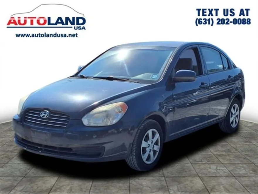 2010 Hyundai Accent GLS photo 1