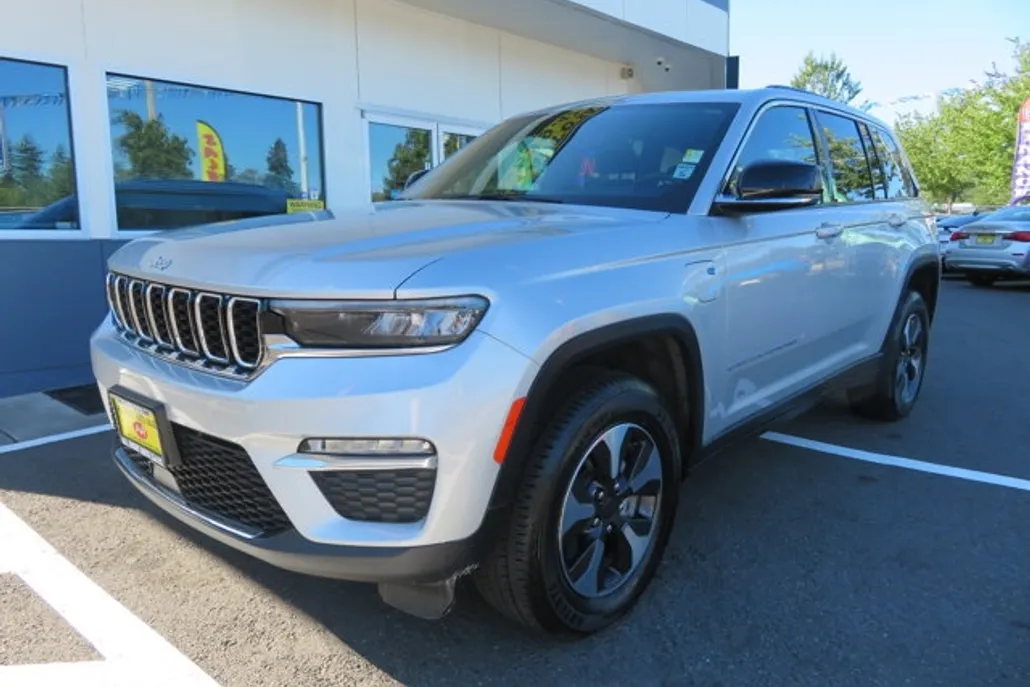 2024 Jeep Cherokee 4xe Sport photo 1