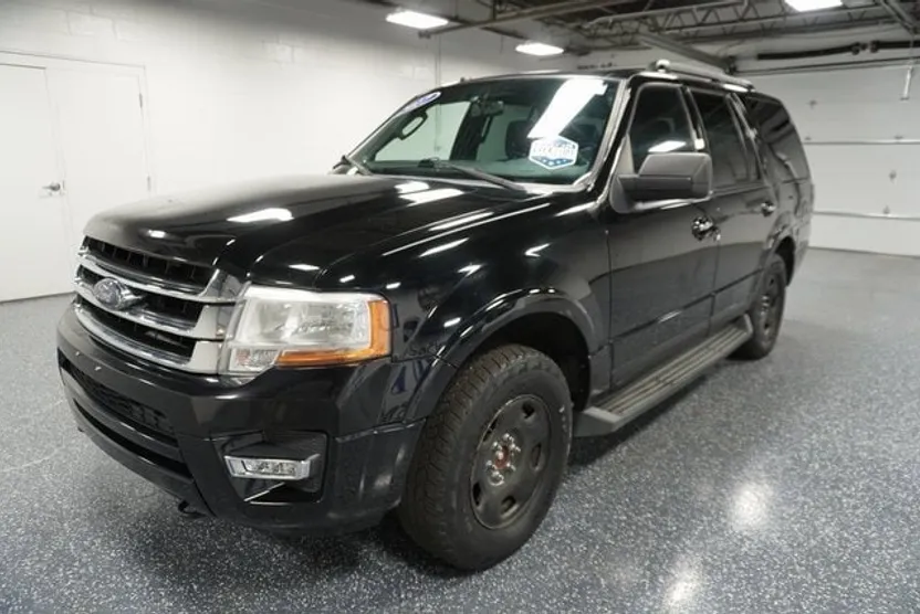 2017 Ford Expedition XLT photo 1
