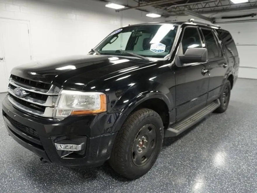 2017 Ford Expedition XLT photo 1
