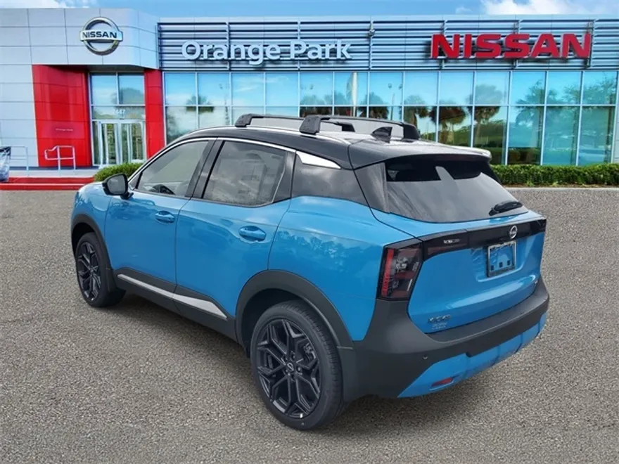 2025 Nissan Kicks SR photo 1