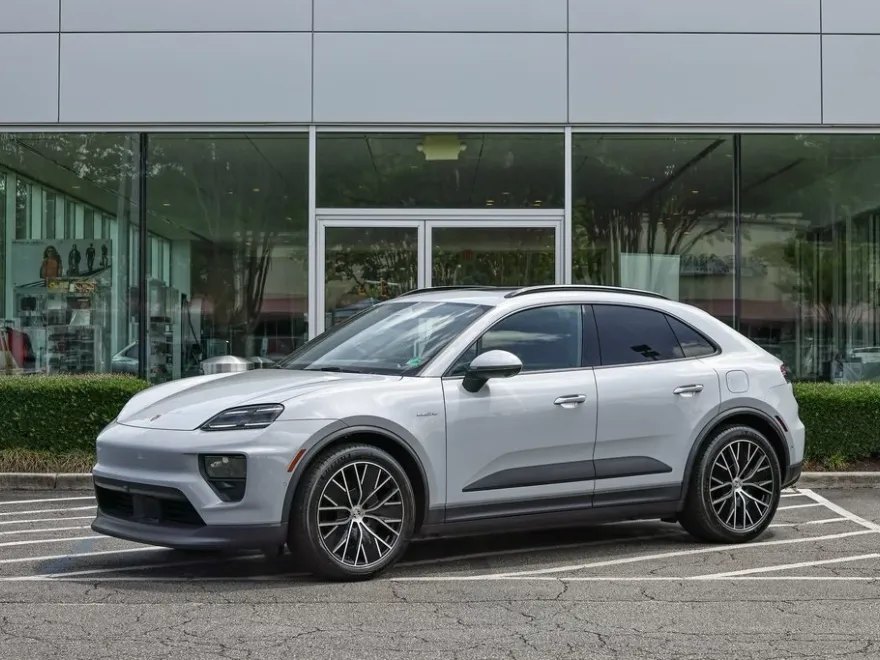 2025 Porsche Macan Electric photo 1