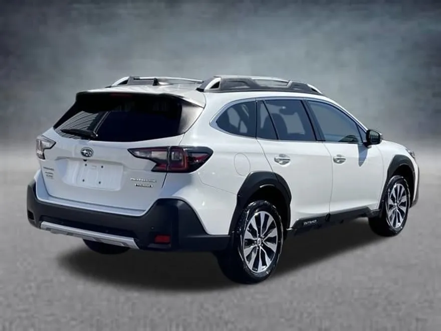 2024 Subaru Outback Touring photo 1