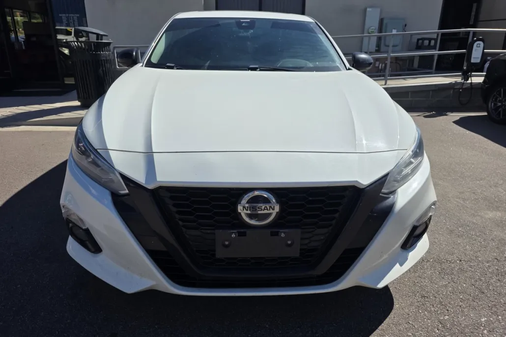 2022 Nissan Altima 2.5 SR photo 1