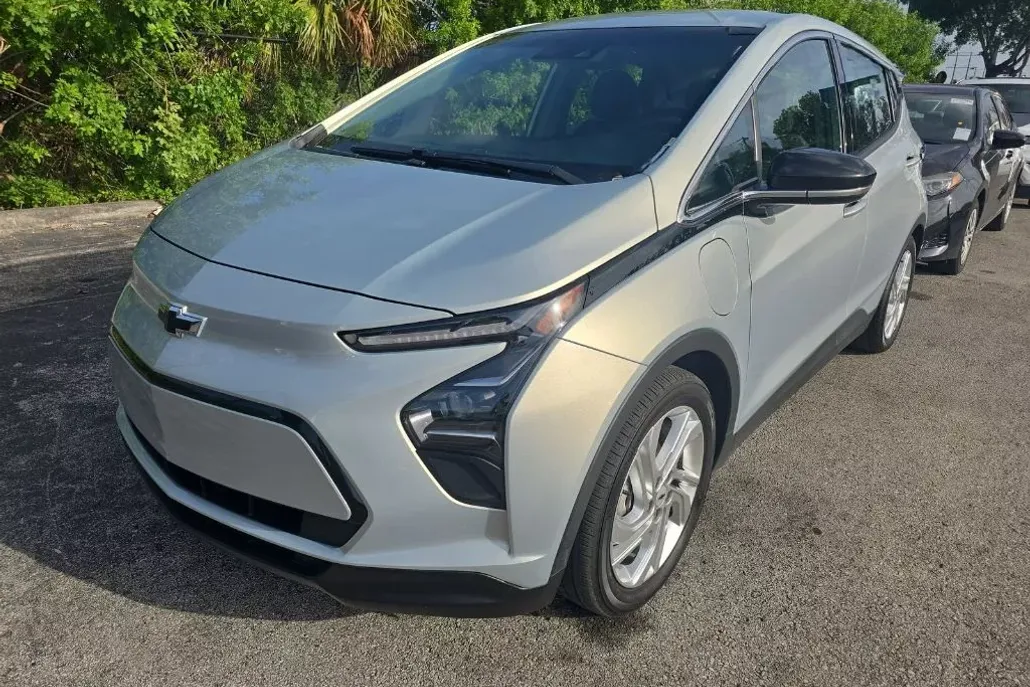 2023 Chevrolet Bolt EV 1LT photo 1