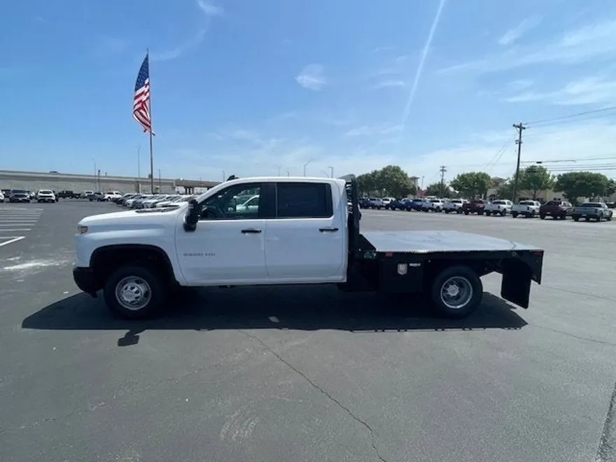 2025 Chevrolet Silverado 3500HD Work Truck photo 1