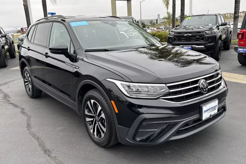 2024 Volkswagen Tiguan S photo 1