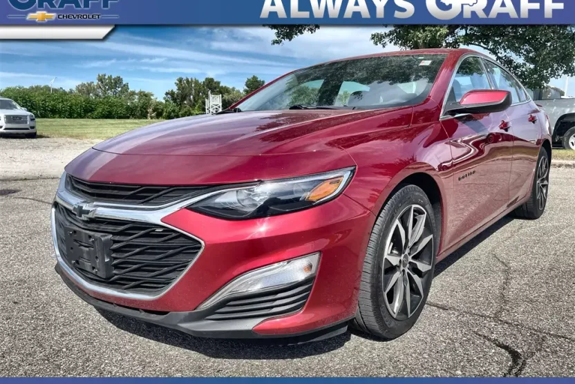 2022 Chevrolet Malibu RS photo 1