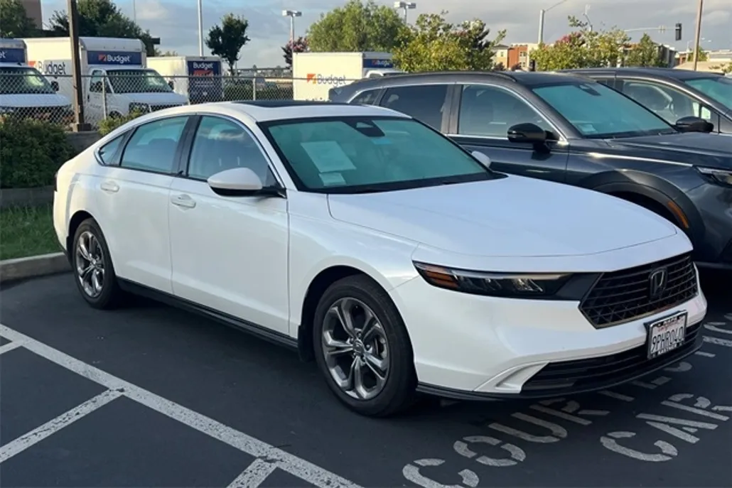 2024 Honda Accord 1.5T EX photo 1