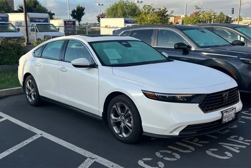 2024 Honda Accord 1.5T EX photo 1