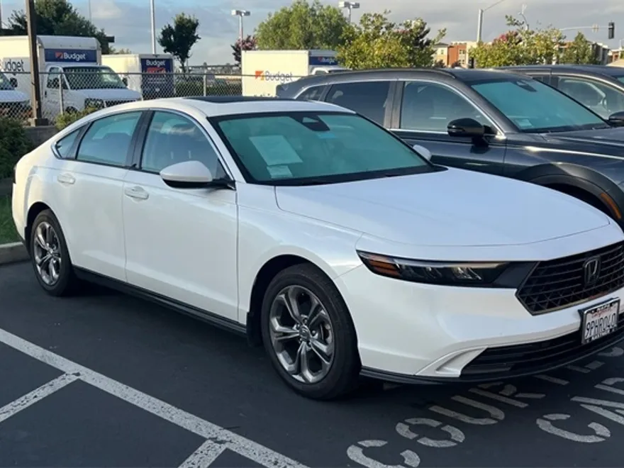 2024 Honda Accord 1.5T EX photo 1