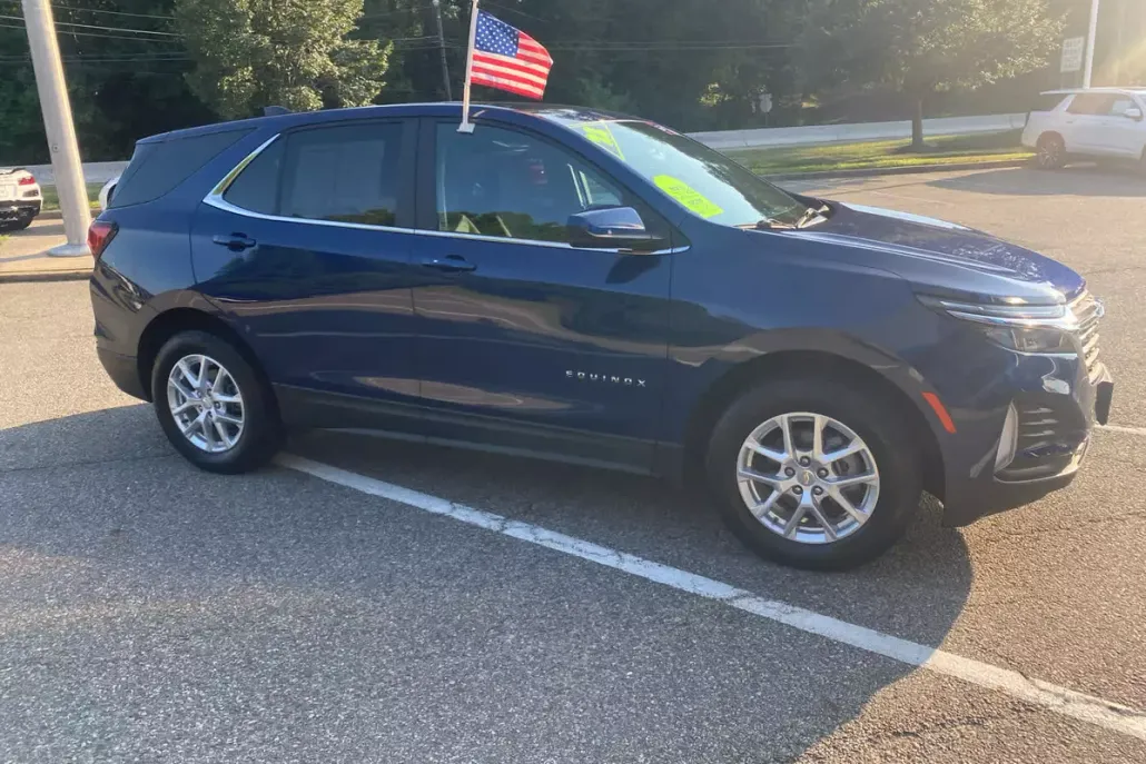 2022 Chevrolet Equinox LT photo 1