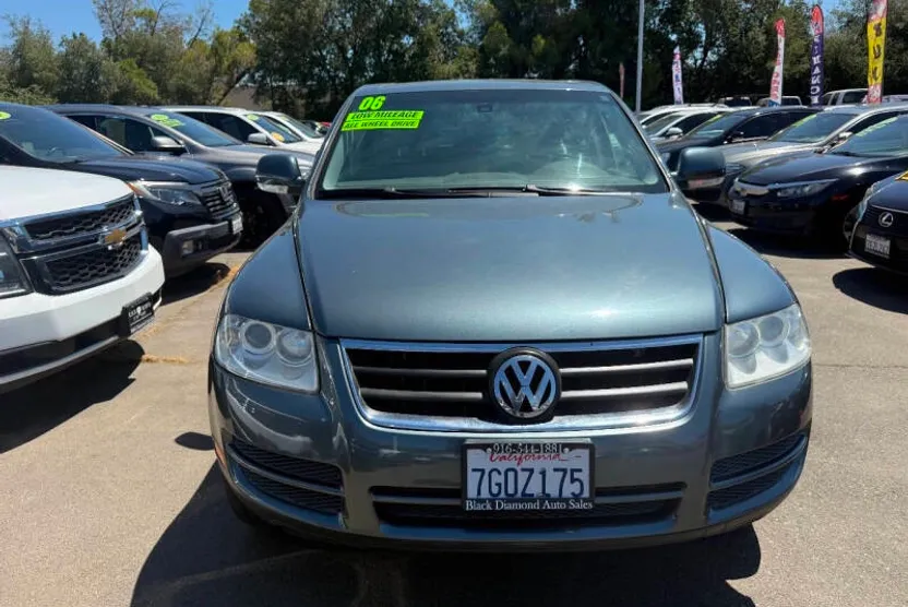 2006 Volkswagen Touareg V6 V8 Sport photo 1