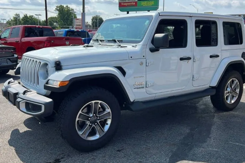 2021 Jeep Wrangler Unlimited Sahara photo 1