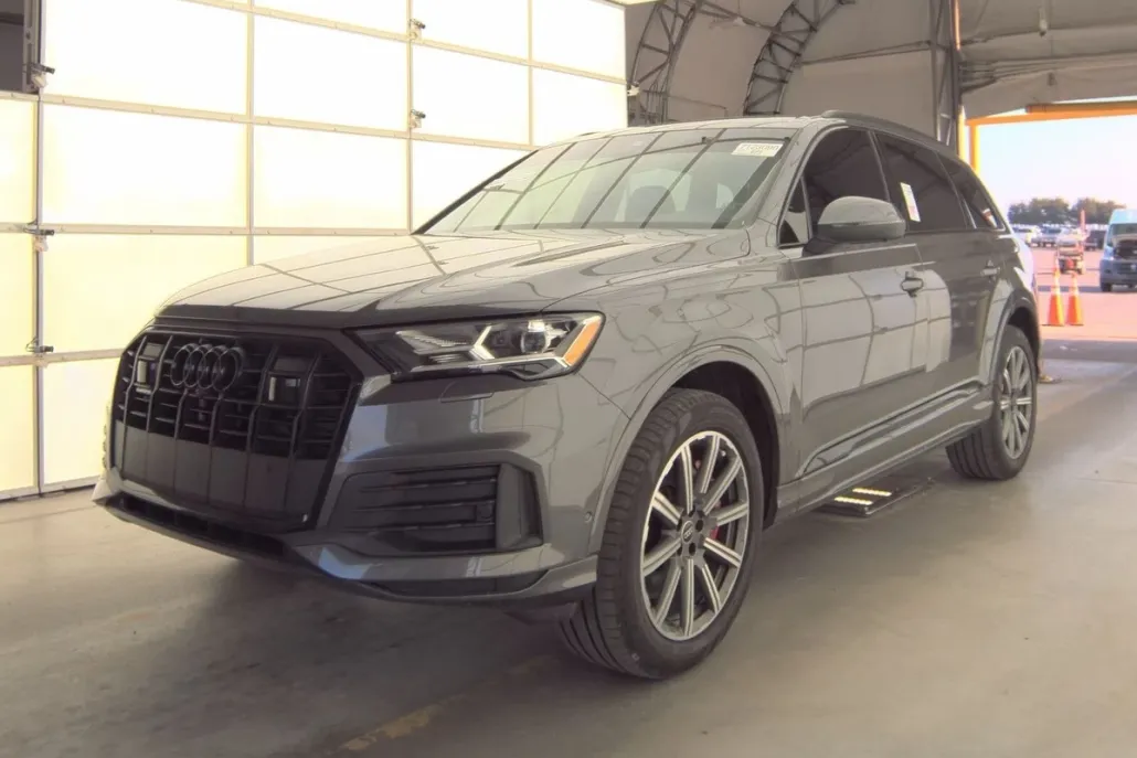 2023 Audi Q7 45 Premium Plus photo 1