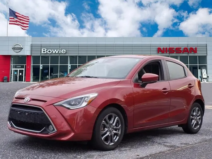 2020 Toyota Yaris XLE photo 1