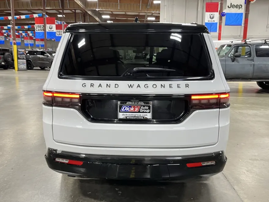 2024 Jeep Grand Wagoneer L II photo 1