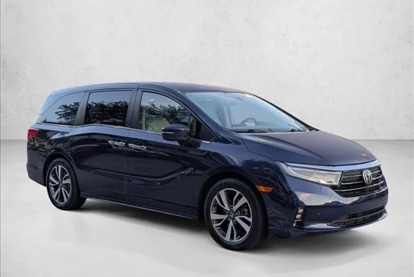 2021 Honda Odyssey Touring photo 1
