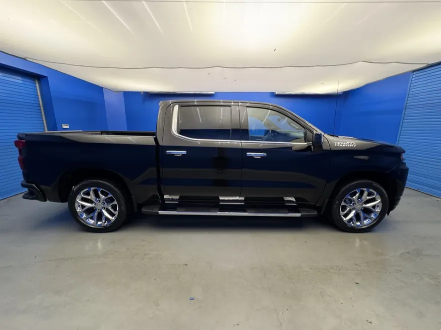 2020 Chevrolet Silverado High Country photo 1