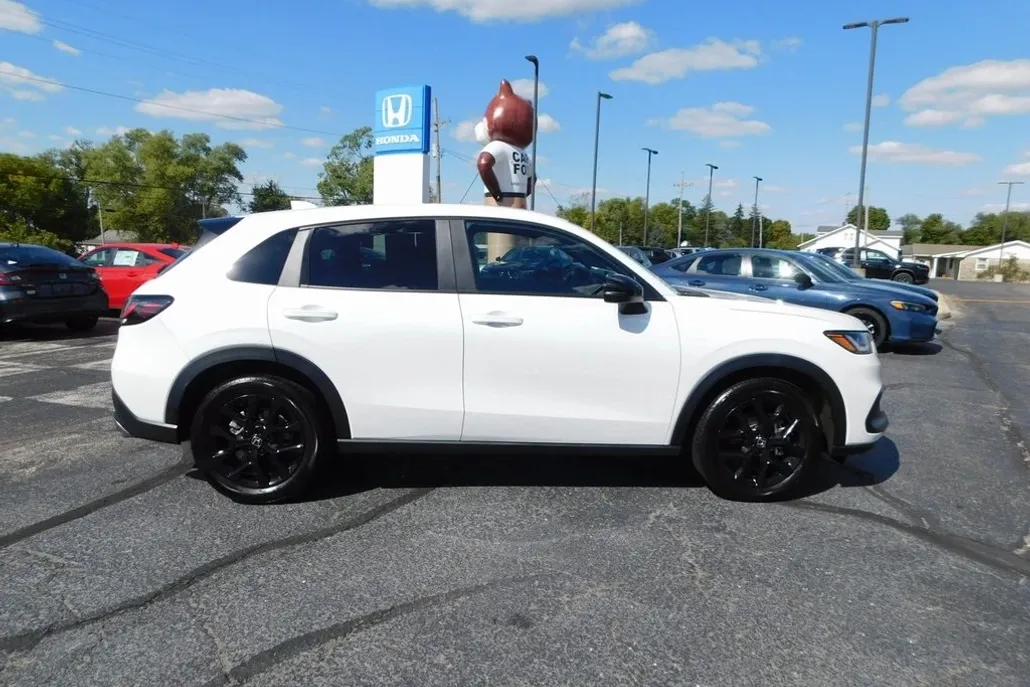 2025 Honda HR-V Sport photo 1
