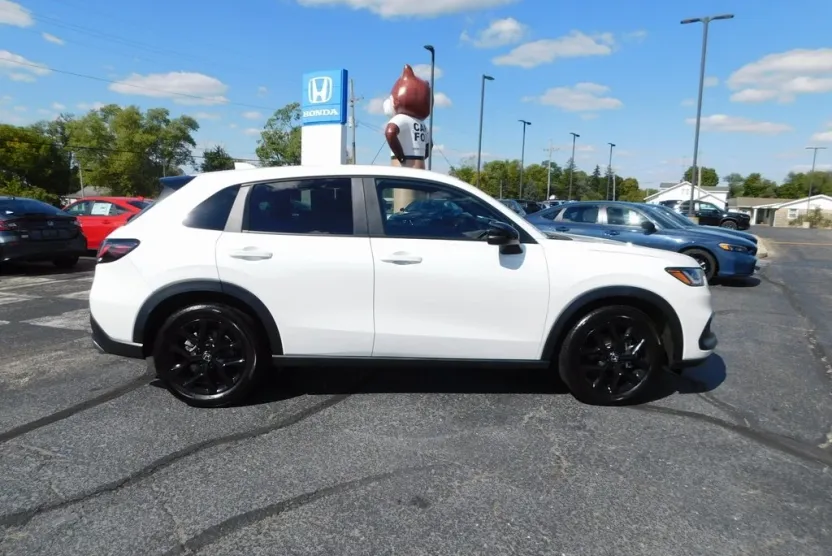 2025 Honda HR-V Sport photo 1