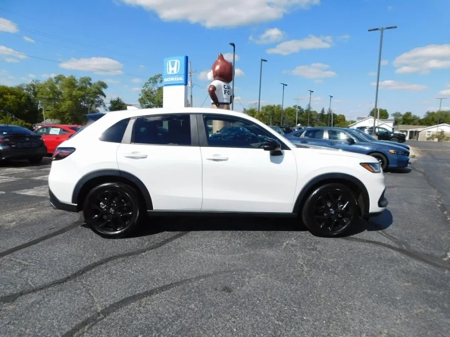 2025 Honda HR-V Sport photo 1