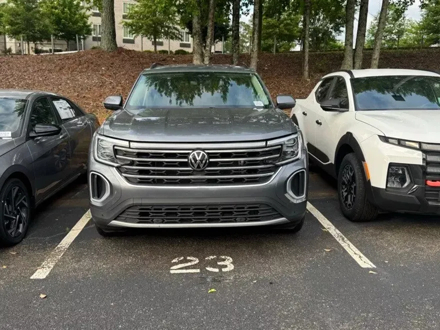 2024 Volkswagen Atlas SE Technology photo 1