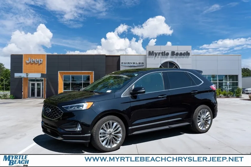 2022 Ford Edge Titanium photo 1