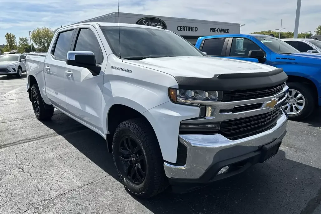 2021 Chevrolet Silverado 1500 LT photo 1