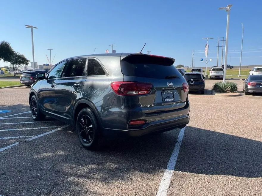 2020 Kia Sorento LX S photo 1