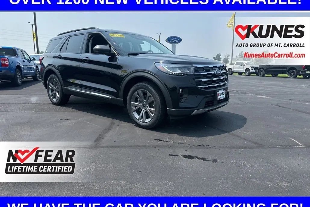 2025 Ford Explorer photo 1