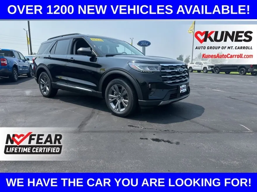 2025 Ford Explorer photo 1