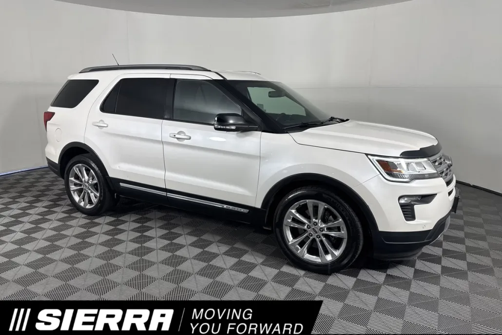 2018 Ford Explorer XLT photo 1