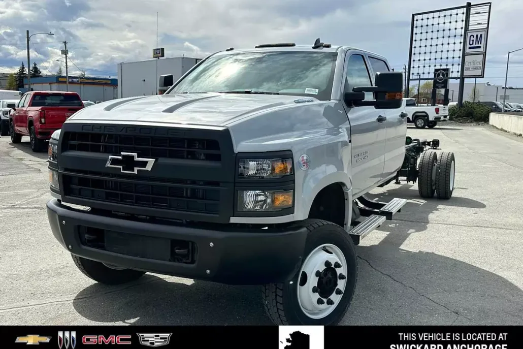 2024 Chevrolet Silverado 5500HD Work Truck photo 1
