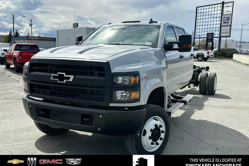2024 Chevrolet Silverado 5500HD Work Truck photo 1