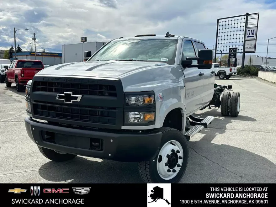 2024 Chevrolet Silverado 5500HD Work Truck photo 1