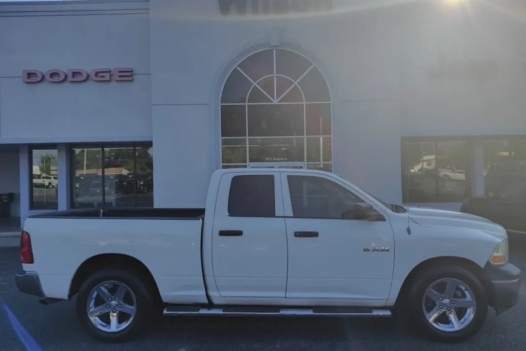 2009 Dodge Ram ST photo 1