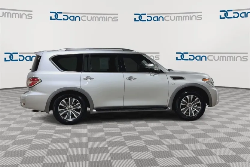 2020 Nissan Armada SL photo 1