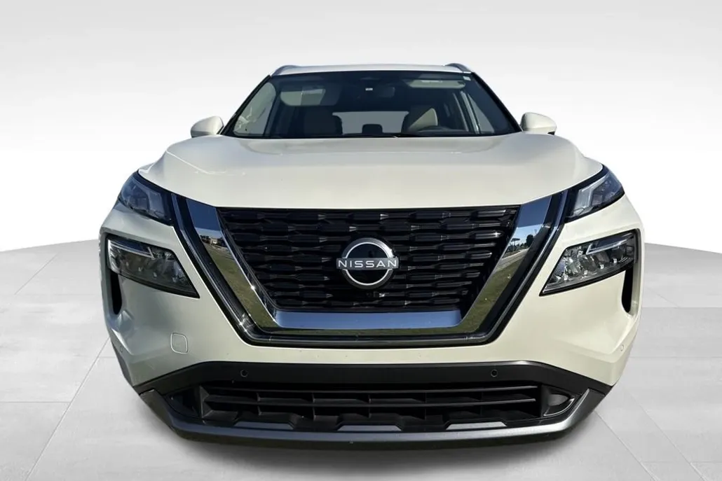 2023 Nissan Rogue SL photo 1