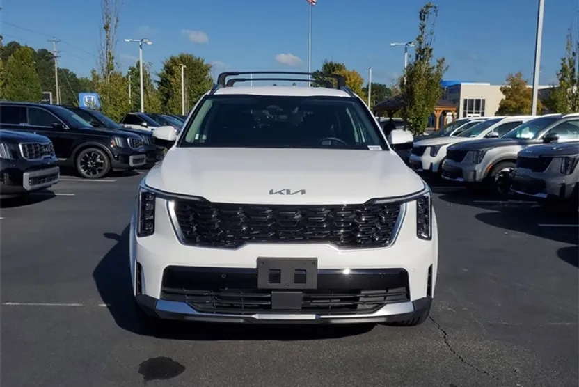 2025 Kia Sorento S photo 1