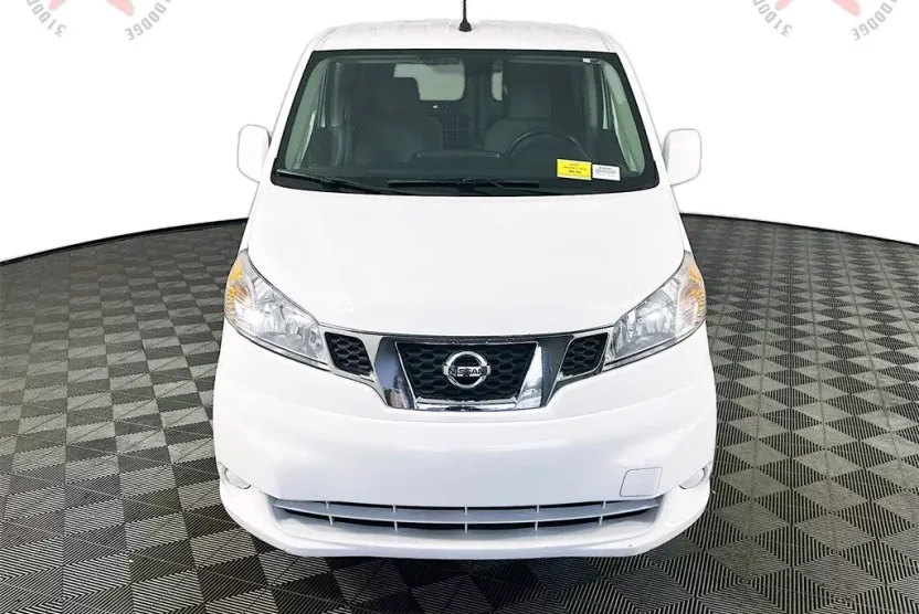 2020 Nissan NV200 SV photo 1