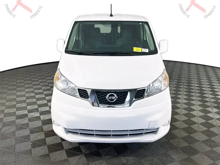 2020 Nissan NV200 SV photo 1